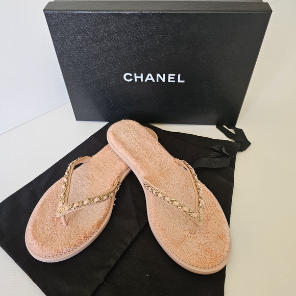 CHANEL Thong Flip Flops  Sandals Pink Lambskin Chain CC Authentic EU 40/ US 10 - Picture 2 of 15
